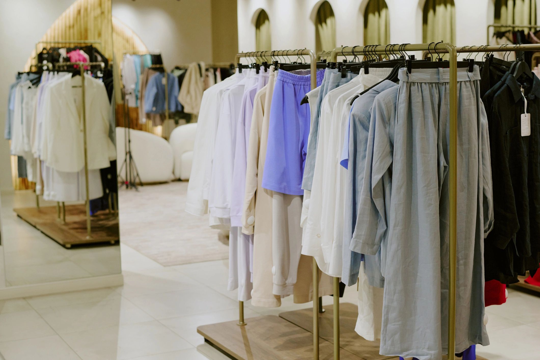 Premium fashion and fabric display for retail and export buyers